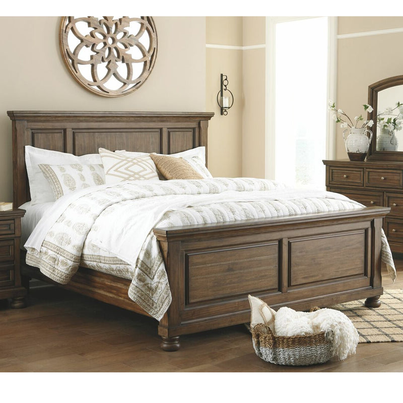 Flynnter Traditional Panel Bed
