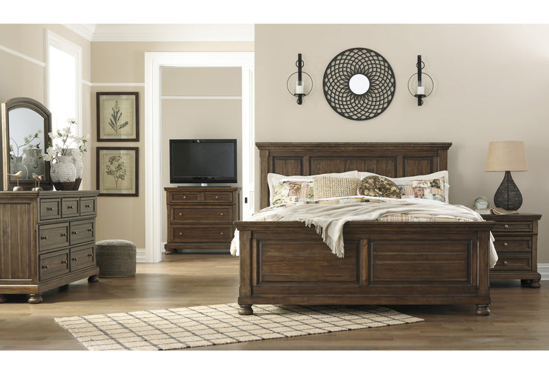 Flynnter Traditional Panel Bed